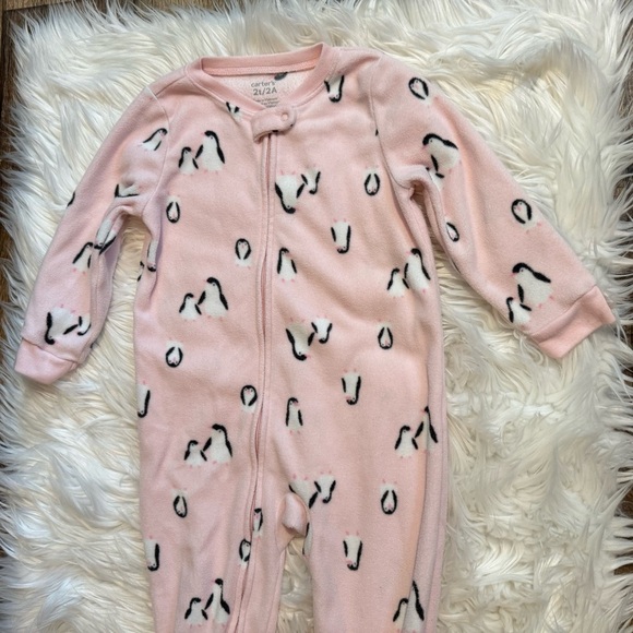Toddler Girl Carter’s 2T Penguin Winter Pajamas Lot - Picture 8 of 15